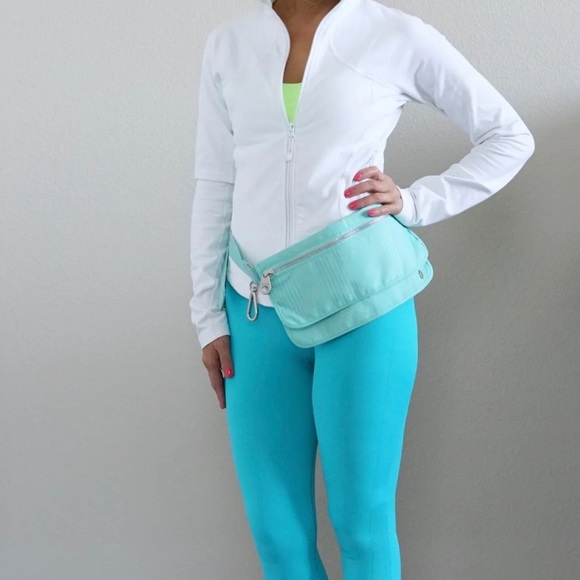 Rare Lululemon Travel Pooch Bag / Belt Bag / Fanny Pack - turquoise mint & teal - Picture 4 of 7